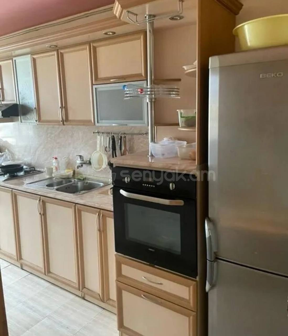 3 Սենյականոց Բնակարան, 76քմ, 6/9 հարկ, Նորմալ Վիճակում, Կահավորված