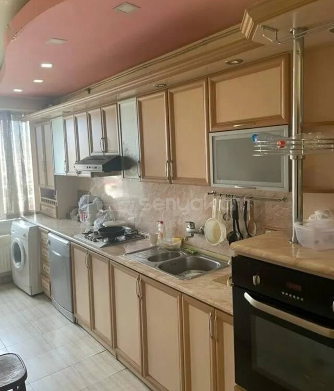 3 Սենյականոց Բնակարան, 76քմ, 6/9 հարկ, Նորմալ Վիճակում, Կահավորված