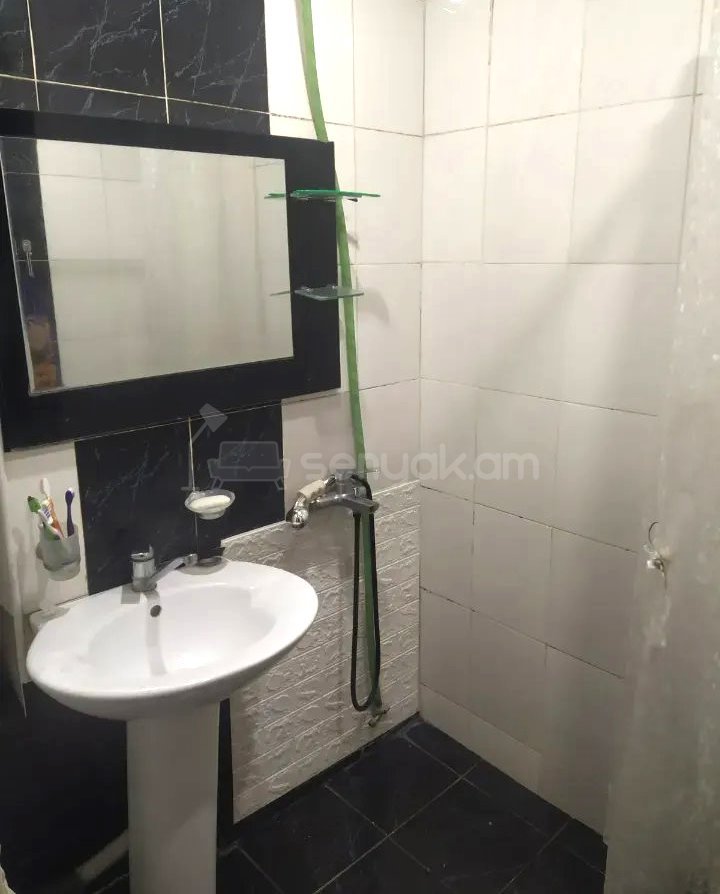 4 Սենյականոց Բնակարան, 74քմ, 4/9 հարկ, Կապիտալ Վերանորոգված