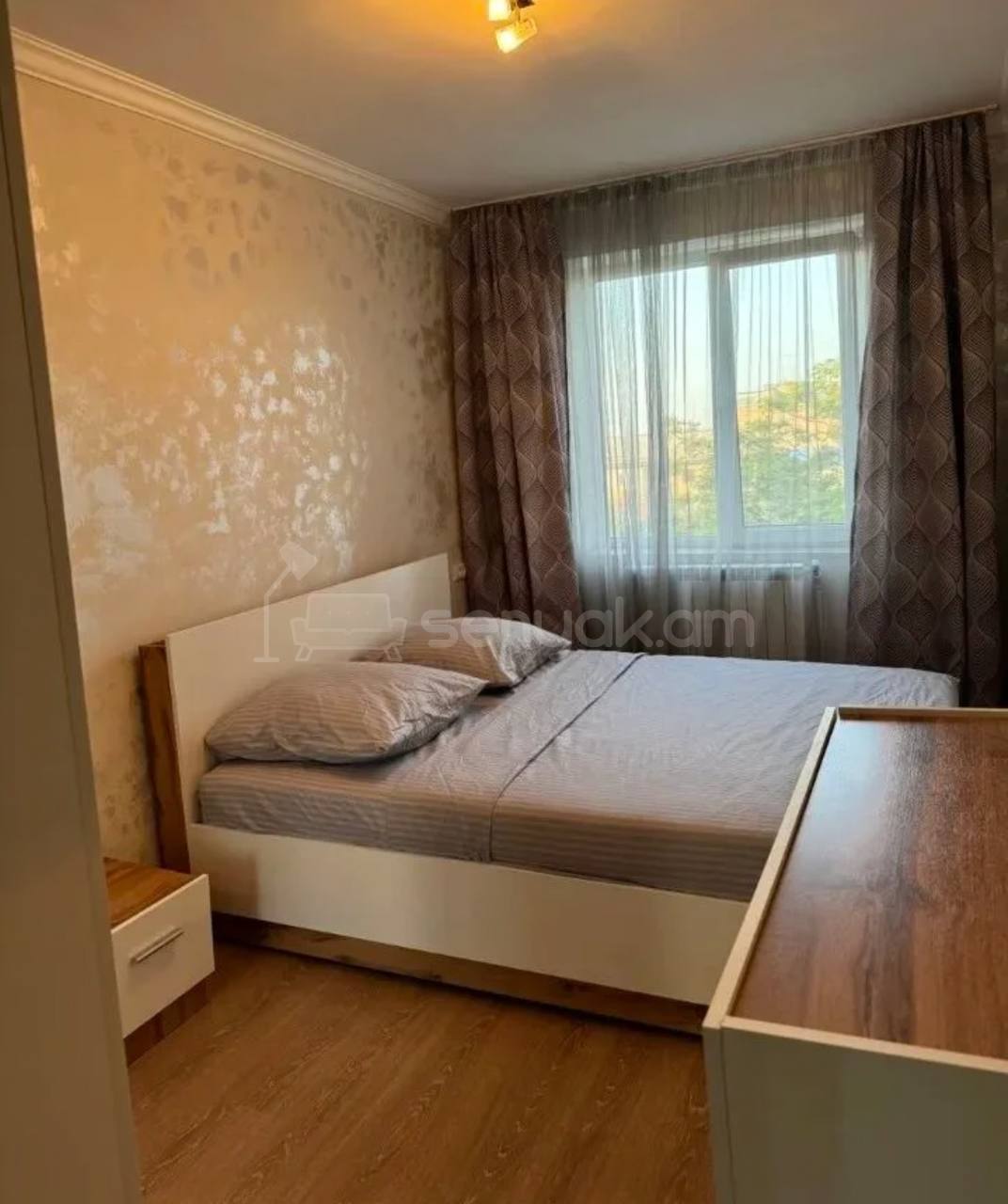 2 Սենյականոց Բնակարան Քարե Շենքում, 55քմ, 4/5 հարկ, Կապիտալ Վերանորոգված, Կահավորված