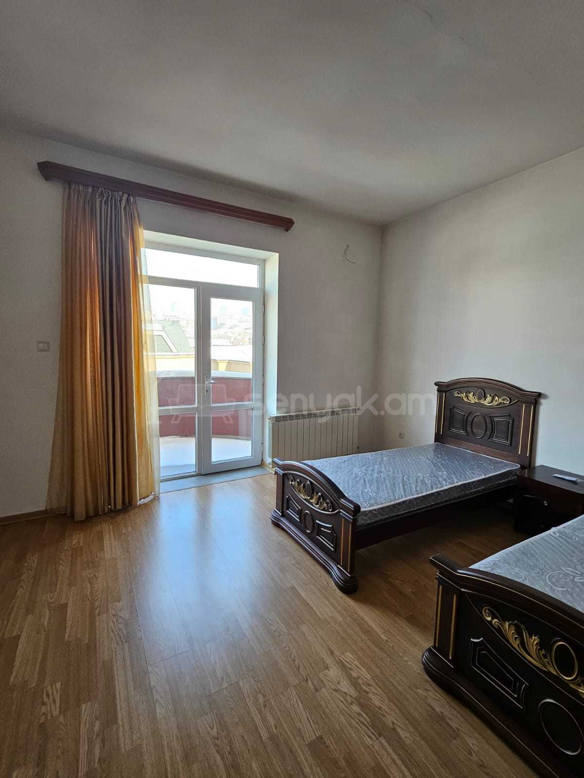 3 Սենյականոց Բնակարան Նորակառույց Քարե Շենքում, 170քմ, 4/5 հարկ, Կապիտալ Վերանորոգված, Կահավորված, Արևկող