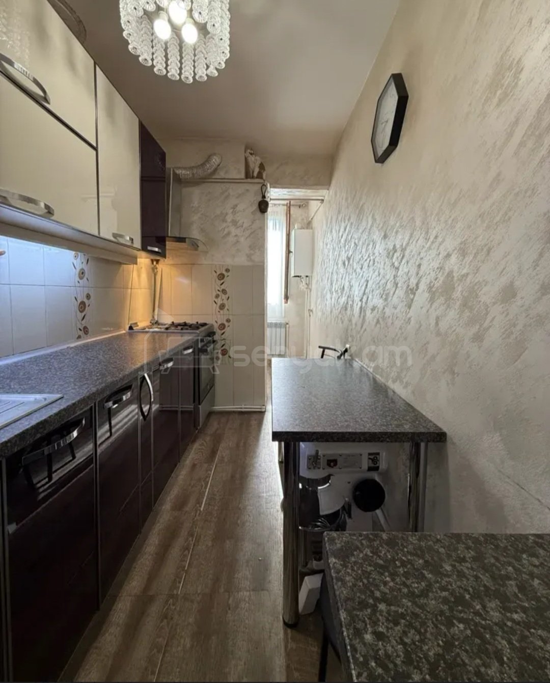 2 Սենյականոց Բնակարան Քարե Շենքում, 46քմ, 3/5 հարկ, Կապիտալ Վերանորոգված, Կահավորված