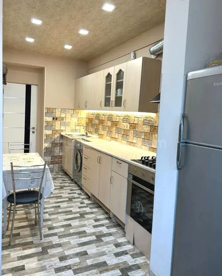 3 Սենյականոց Բնակարան, 74քմ, 1/9 հարկ, Կապիտալ Վերանորոգված