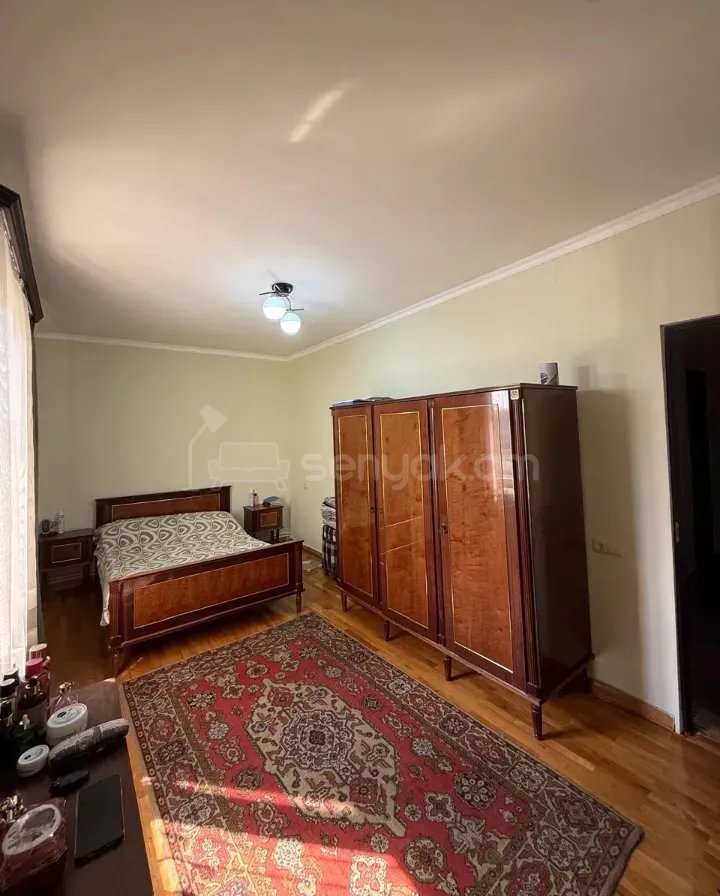 3 Սենյականոց Բնակարան Քարե Շենքում, 80քմ, 5/5 հարկ, Կապիտալ Վերանորոգված