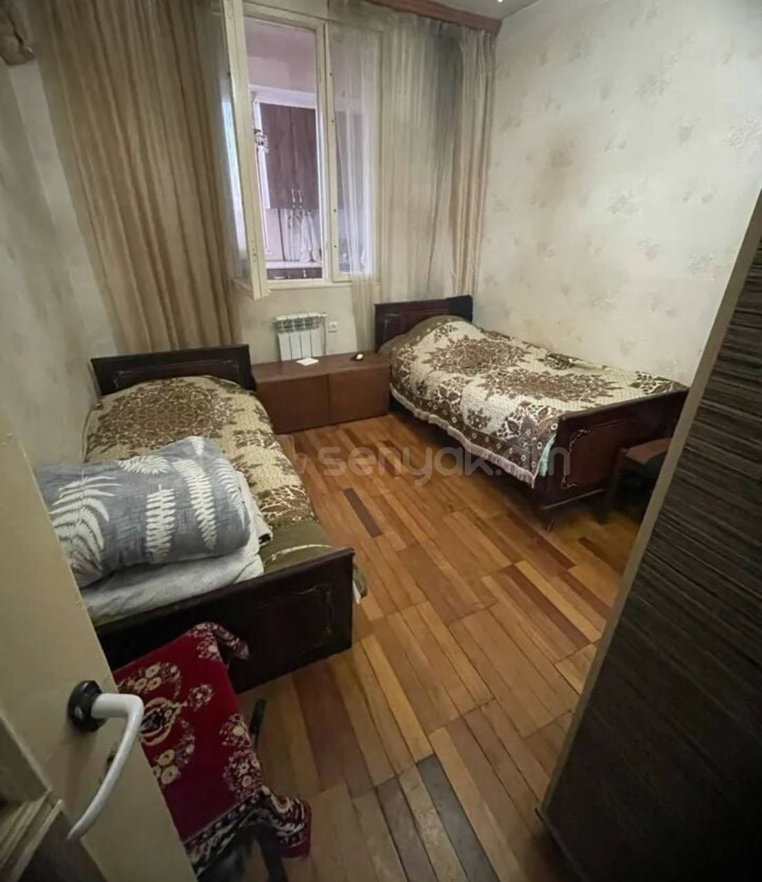 2 Սենյականոց Բնակարան Քարե Շենքում, 44քմ, 5/5 հարկ, Նորմալ Վիճակում, Կահավորված