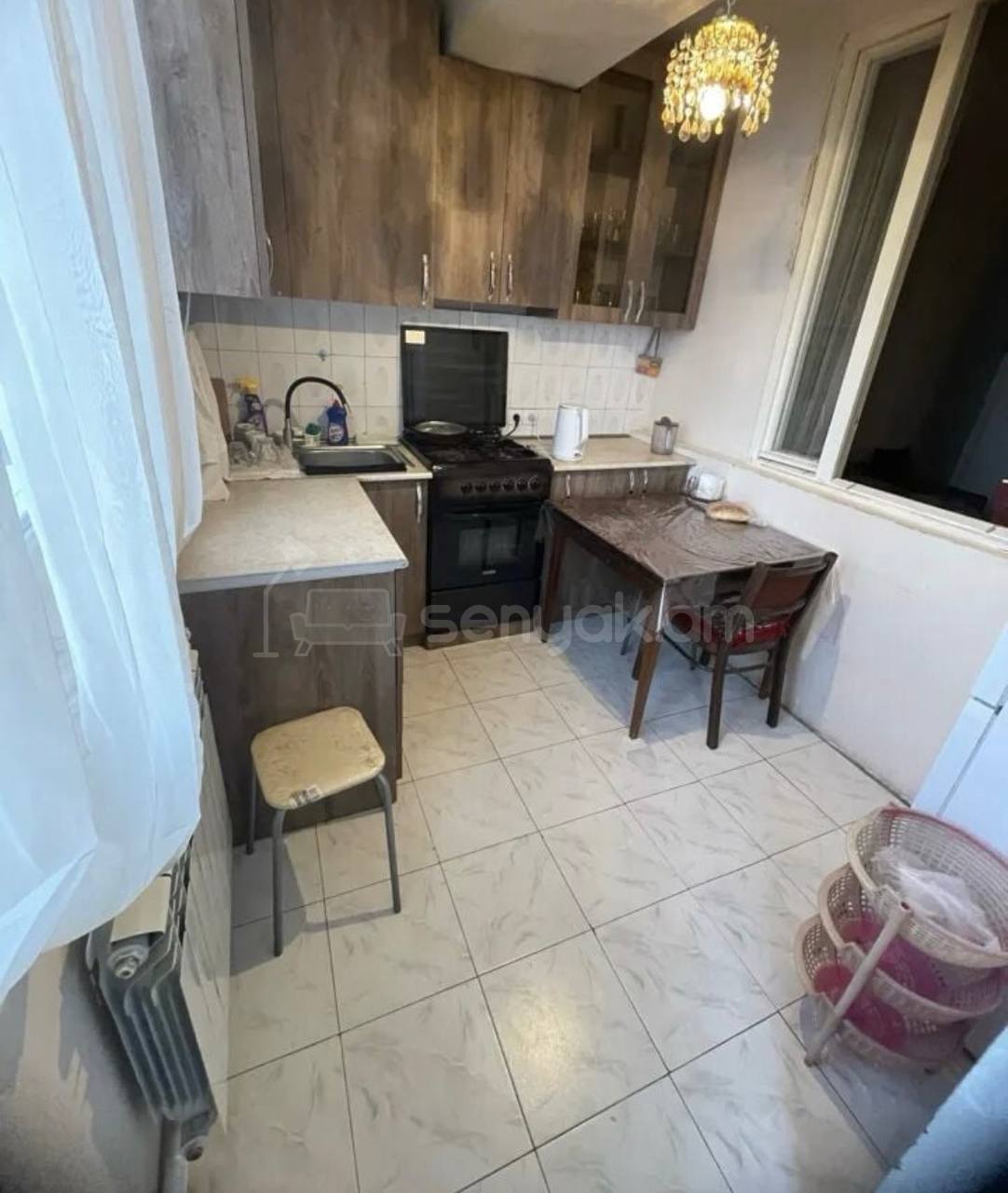 2 Սենյականոց Բնակարան Քարե Շենքում, 44քմ, 5/5 հարկ, Նորմալ Վիճակում, Կահավորված