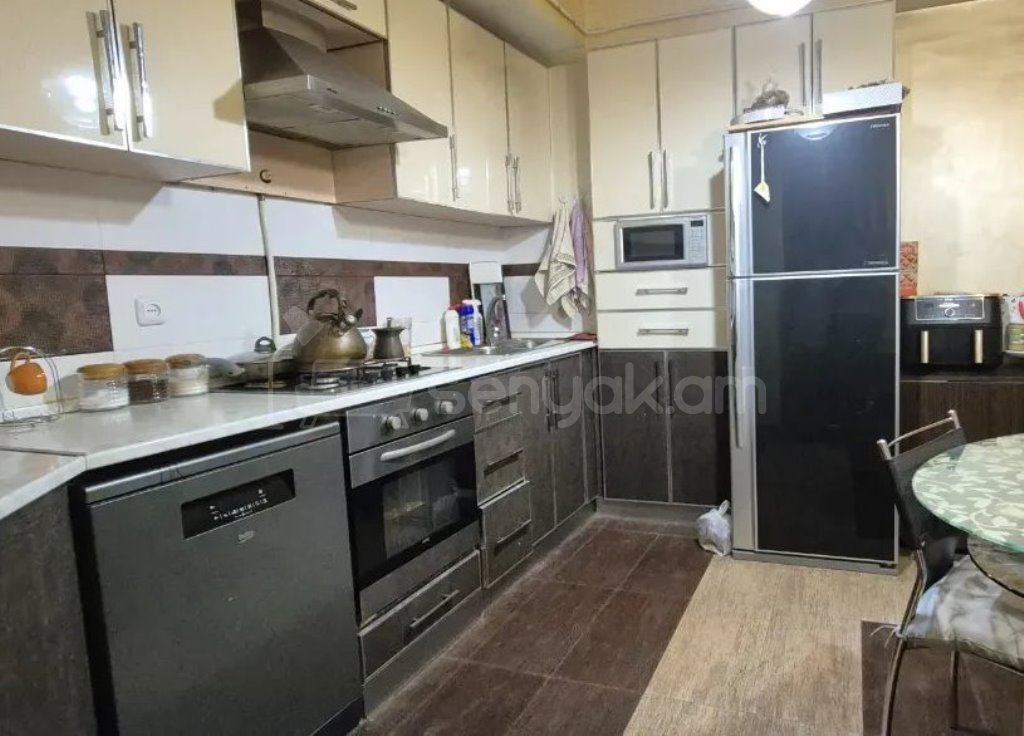 3 Սենյականոց Բնակարան, 84քմ, 3/9 հարկ, Կապիտալ Վերանորոգված