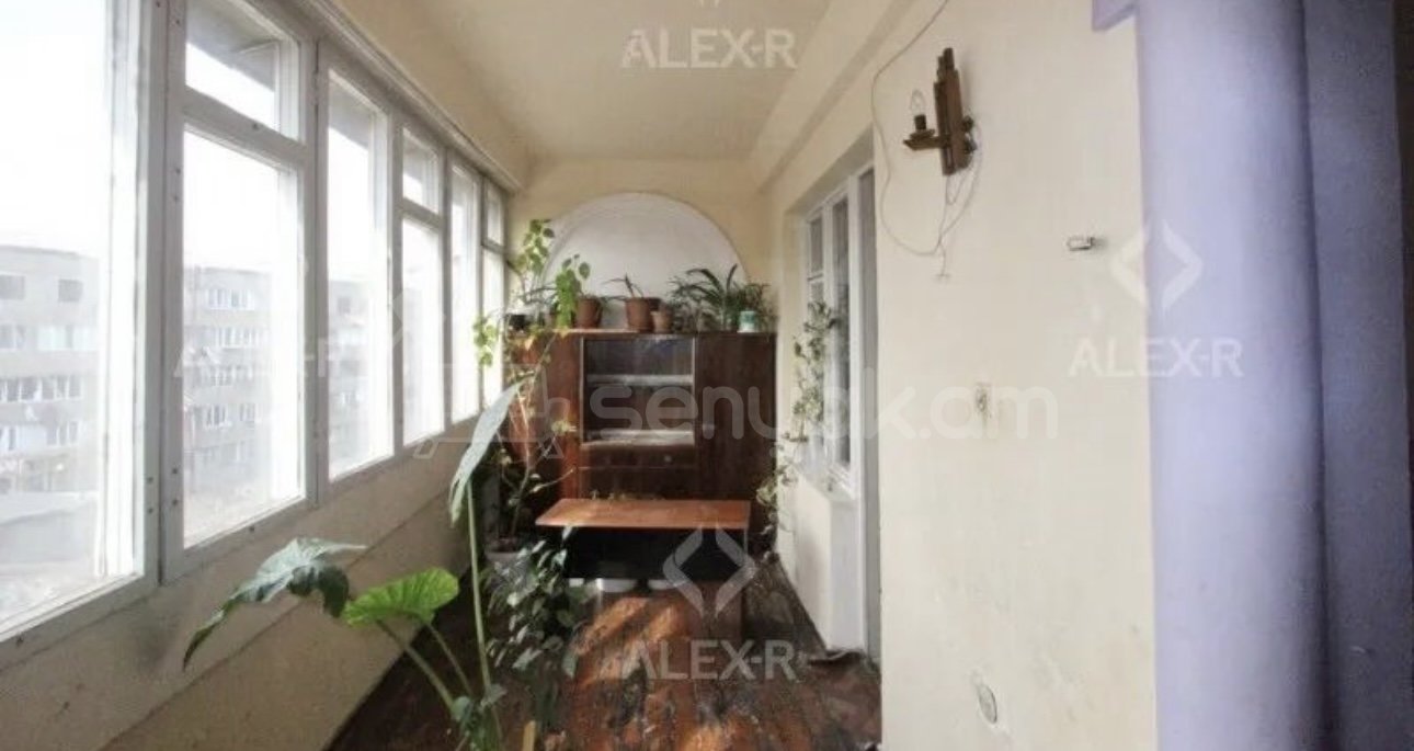 3 Սենյականոց Բնակարան, 75քմ, 2/5 հարկ, Նորմալ Վիճակում