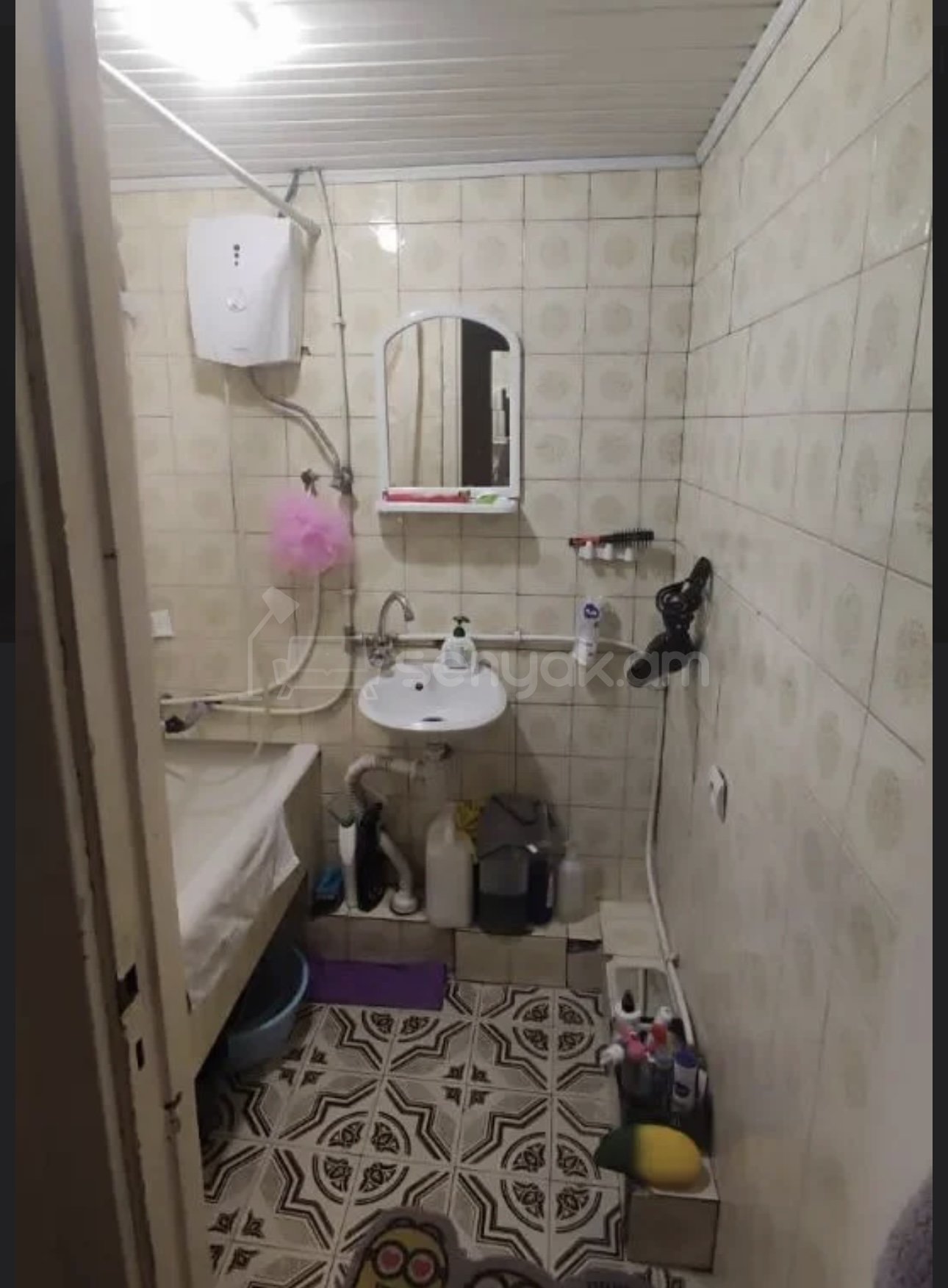 2 Սենյականոց Բնակարան Քարե Շենքում, 45քմ, 2/5 հարկ, Նորմալ Վիճակում