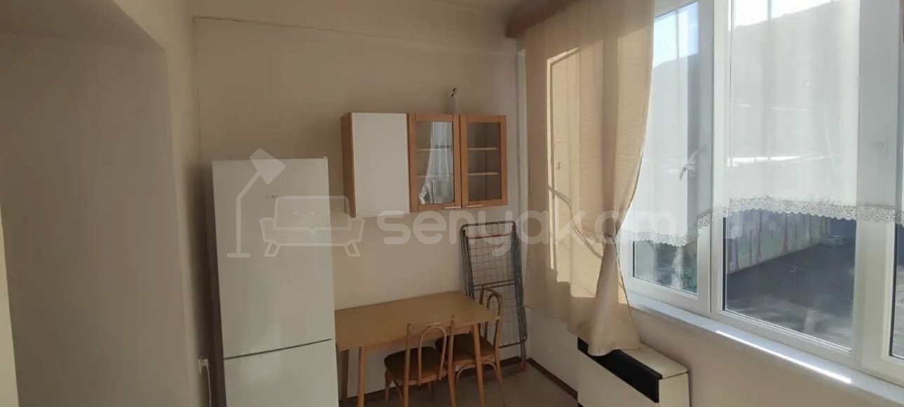 2 Սենյականոց Բնակարան Քարե Շենքում, 45քմ, 2/5 հարկ, Նորմալ Վիճակում