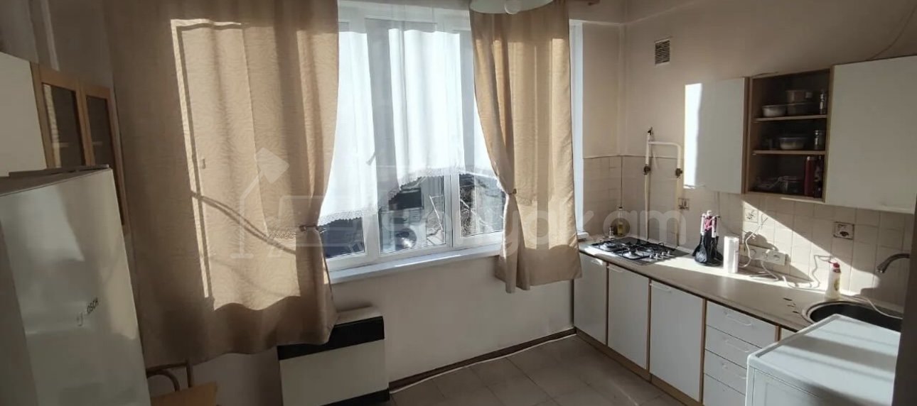 2 Սենյականոց Բնակարան Քարե Շենքում, 45քմ, 2/5 հարկ, Նորմալ Վիճակում