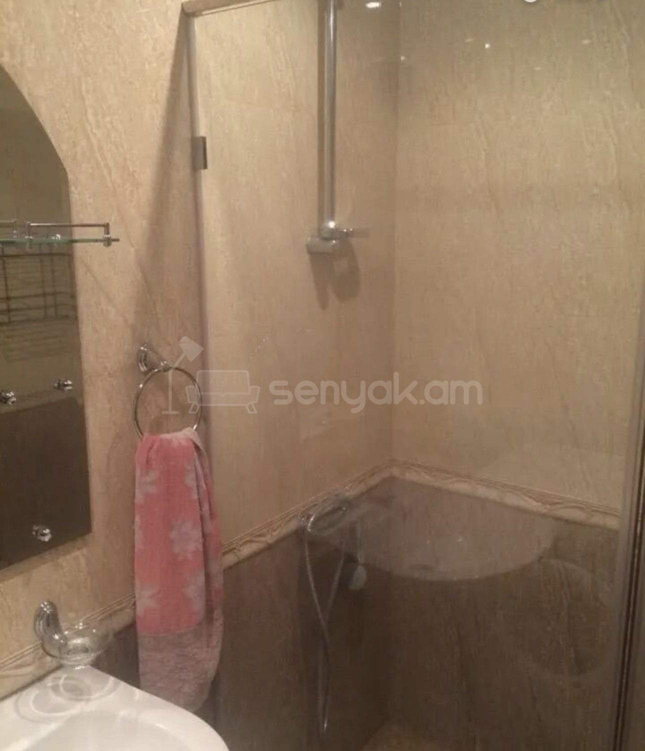 2 Սենյականոց Բնակարան Քարե Շենքում, 44քմ, 3/5 հարկ, Նորմալ Վիճակում