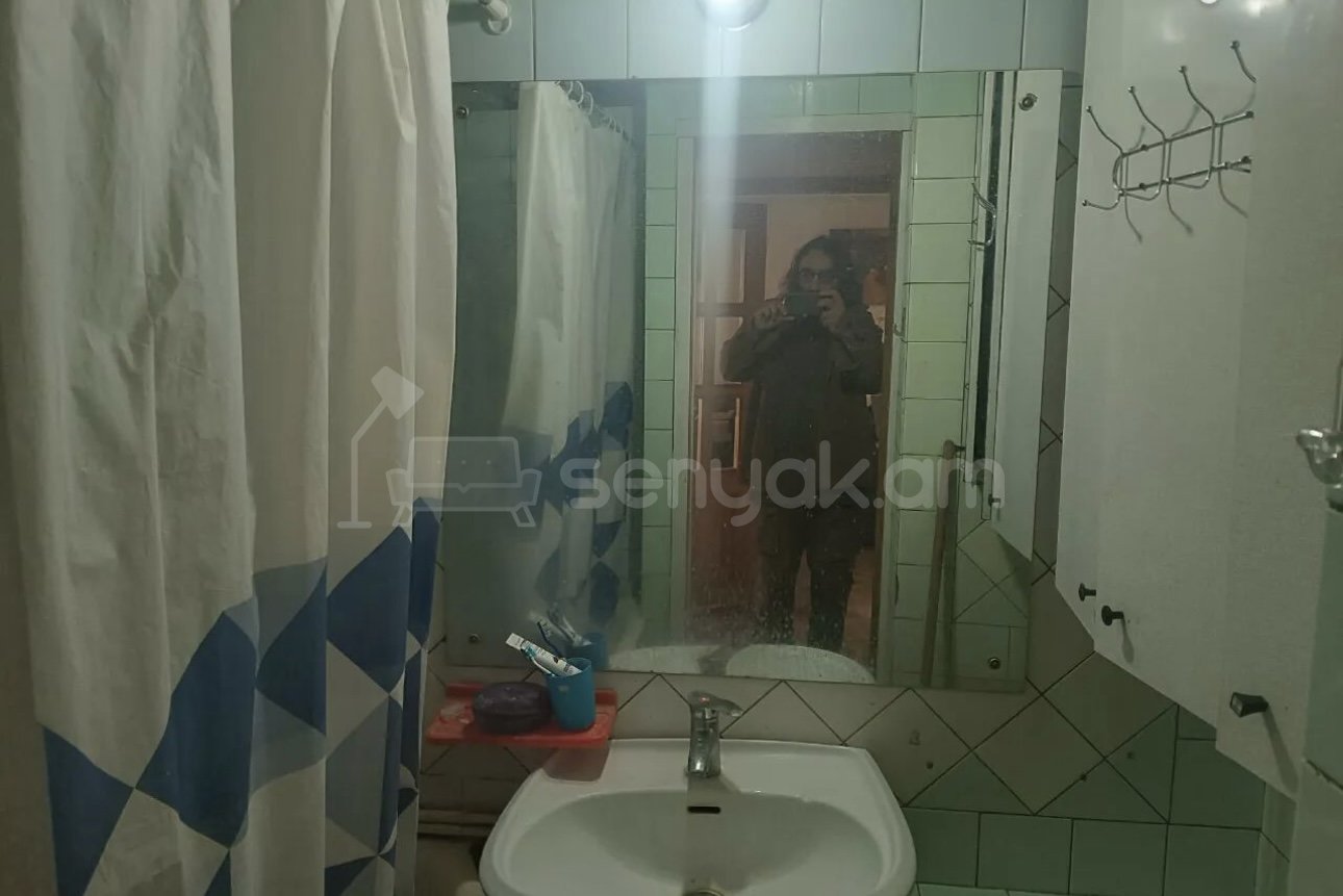 1 Սենյականոց Բնակարան, 42քմ, 8/10 հարկ, Նորմալ Վիճակում