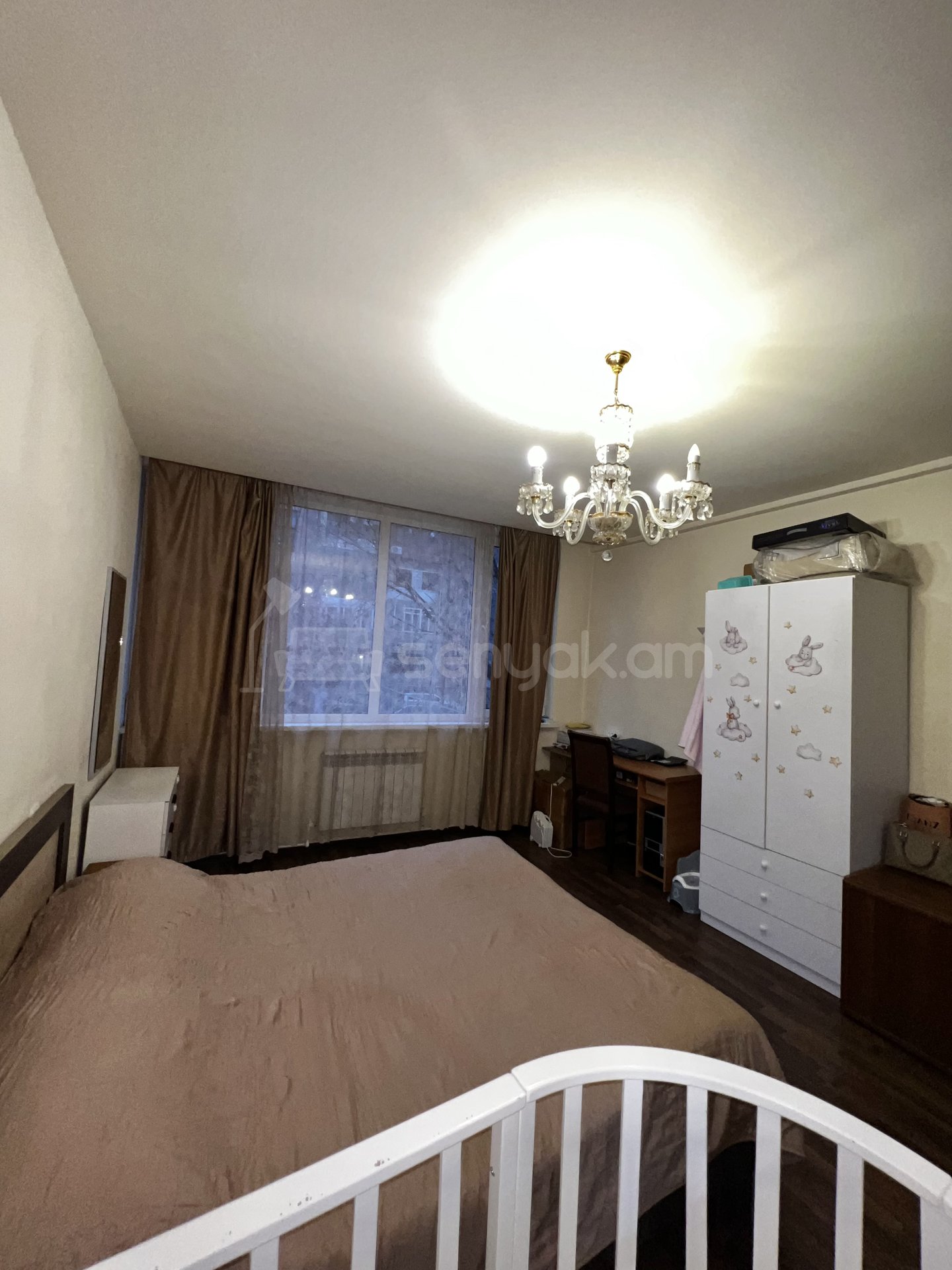 3 Սենյականոց Բնակարան Քարե Շենքում, 80քմ, 2/7 հարկ, Կապիտալ Վերանորոգված, Մասամբ Կահավորված