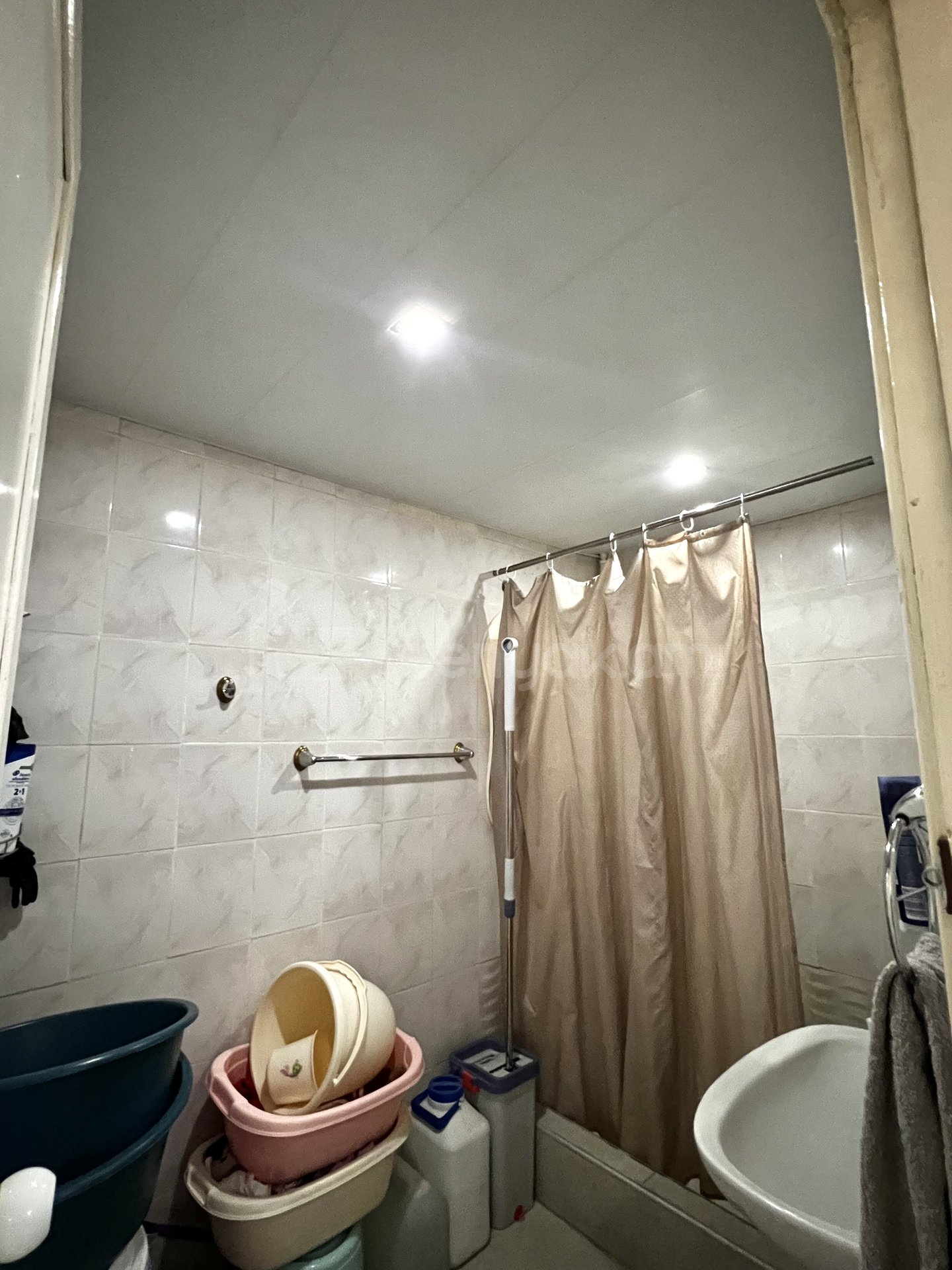 3 Սենյականոց Բնակարան Քարե Շենքում, 80քմ, 2/7 հարկ, Կապիտալ Վերանորոգված, Մասամբ Կահավորված