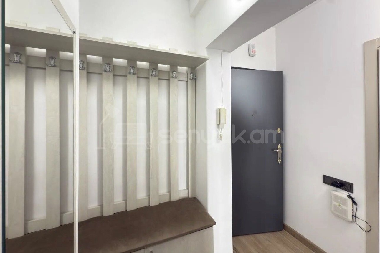 2 Սենյականոց Բնակարան, 42քմ, 6/9 հարկ, Դիզայներական Վերանորոգված, Կահավորված, Արևկող