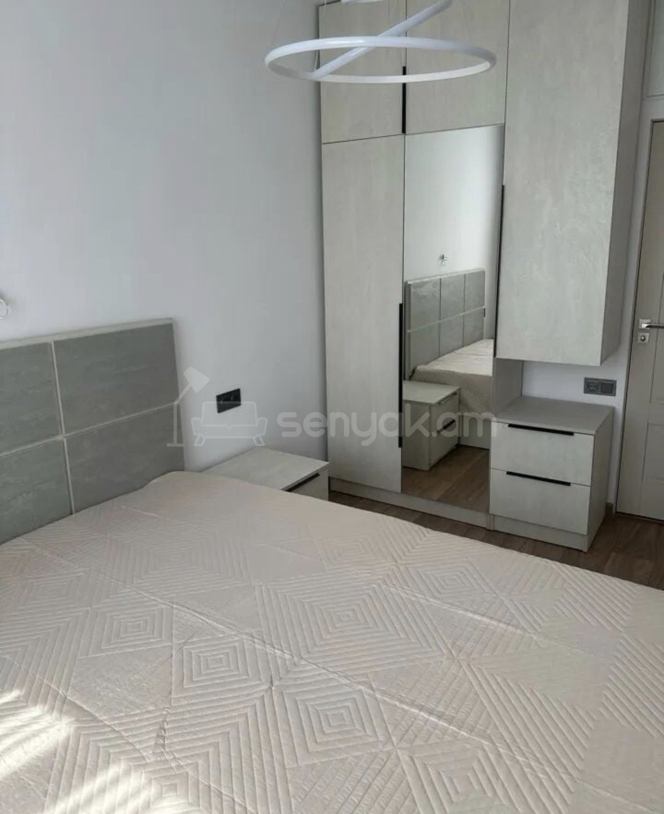 2 Սենյականոց Բնակարան, 42քմ, 6/9 հարկ, Դիզայներական Վերանորոգված, Կահավորված, Արևկող