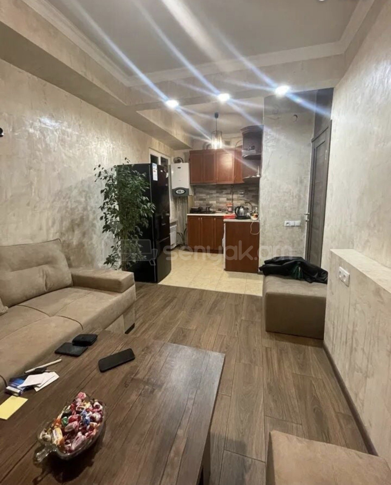 2 Սենյականոց Բնակարան, 43քմ, 9/9 հարկ, Դիզայներական Վերանորոգված, Կահավորված, Արևկող