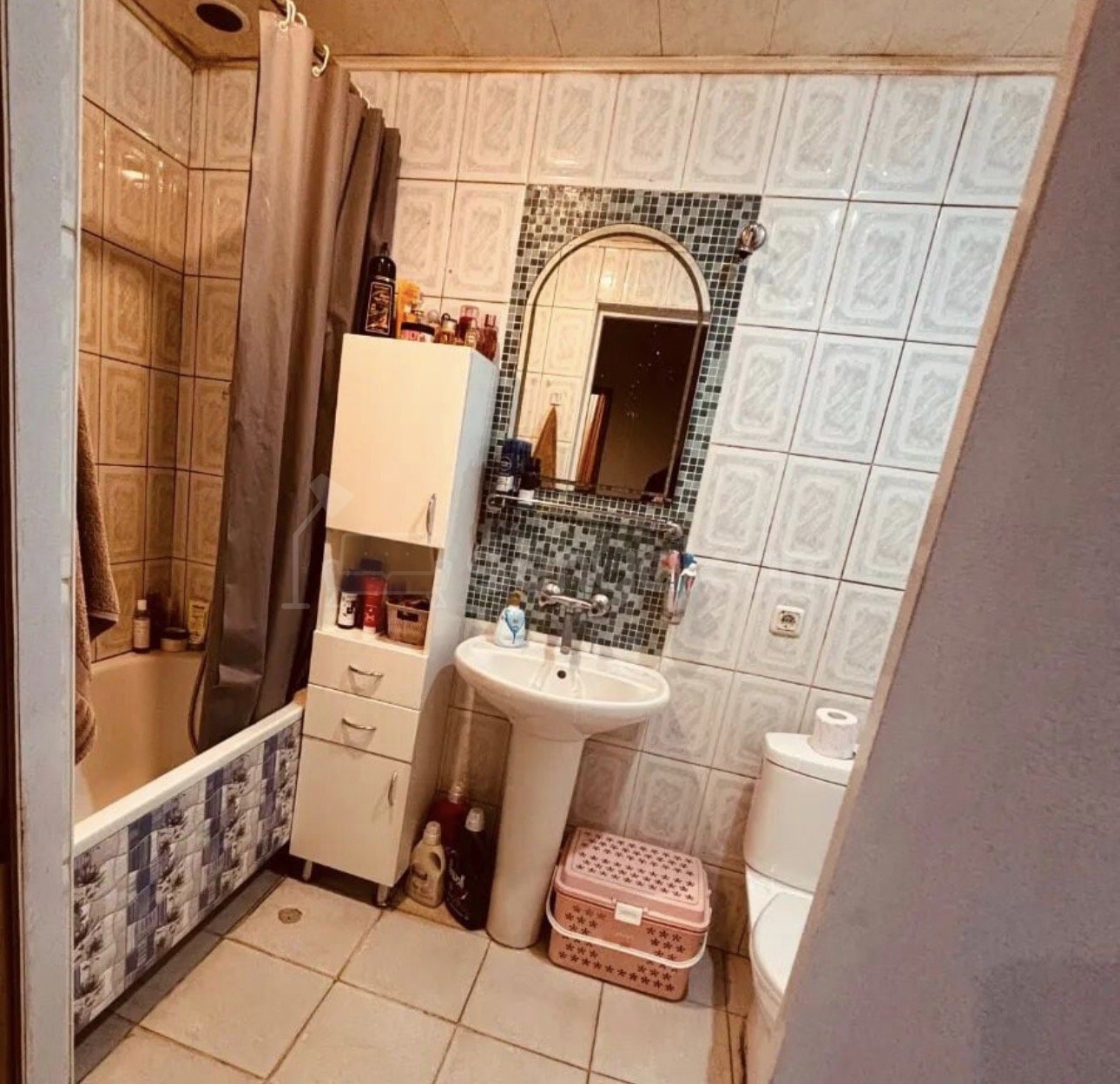 2 Սենյականոց Բնակարան Քարե Շենքում, 45քմ, 3/4 հարկ, Դիզայներական Վերանորոգված, Կահավորված, Արևկող