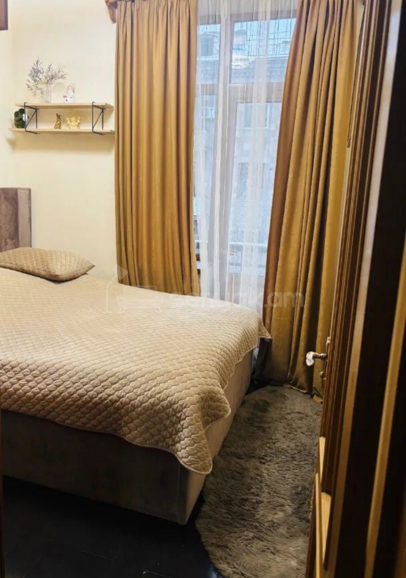 2 Սենյականոց Բնակարան Քարե Շենքում, 45քմ, 3/4 հարկ, Դիզայներական Վերանորոգված, Կահավորված, Արևկող