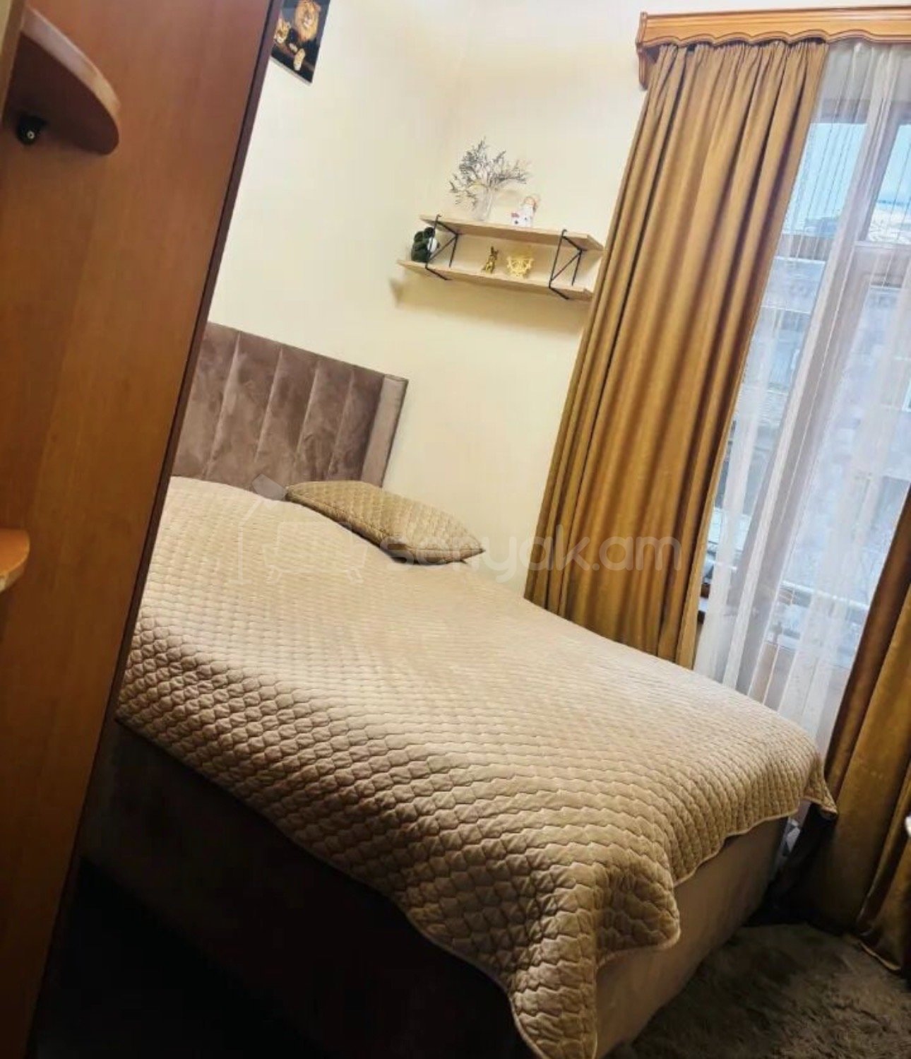 2 Սենյականոց Բնակարան Քարե Շենքում, 45քմ, 3/4 հարկ, Դիզայներական Վերանորոգված, Կահավորված, Արևկող