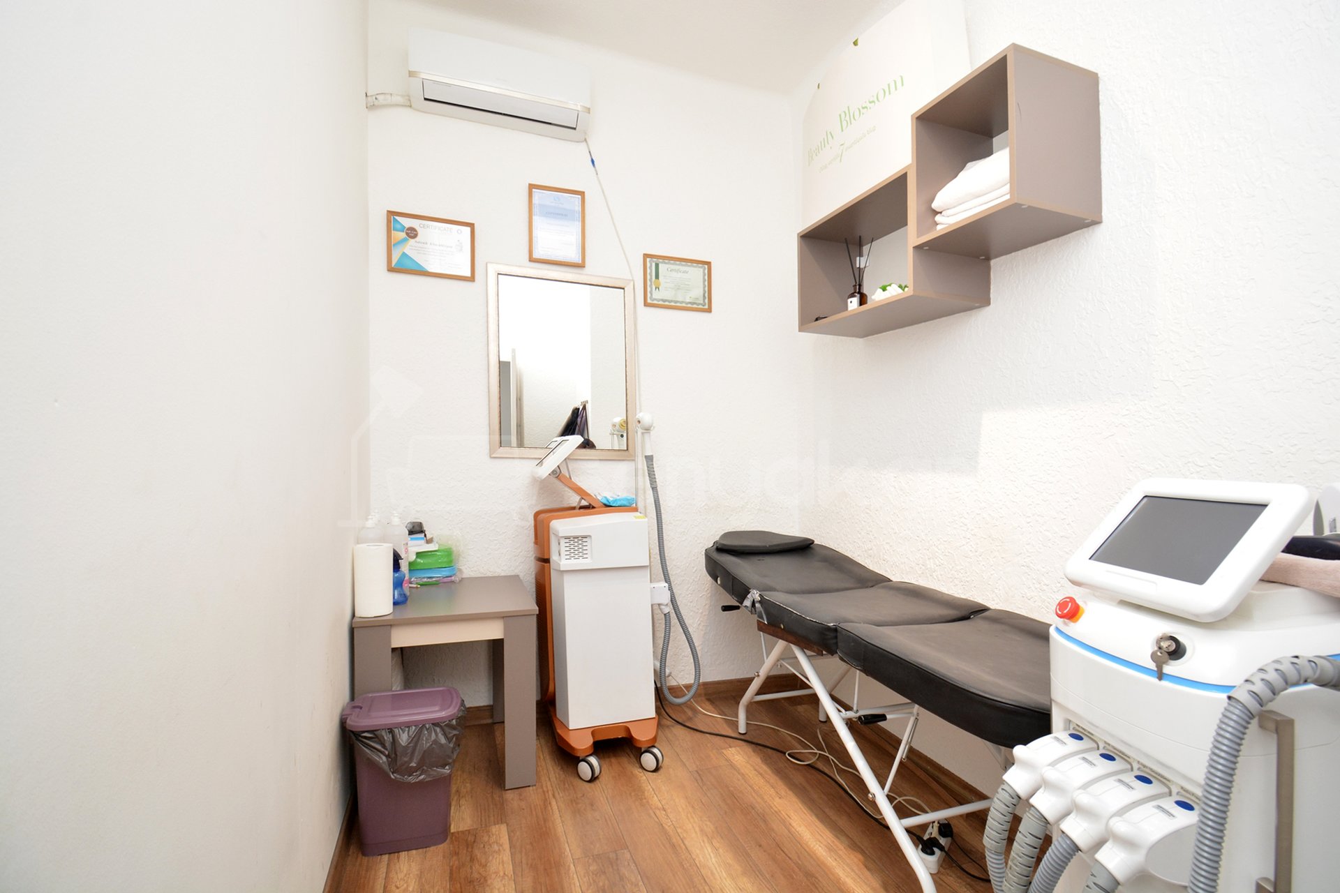 3 Սենյականոց Բնակարան Քարե Շենքում, 51քմ, 1/5 հարկ, Կոսմետիկ Վերանորոգված