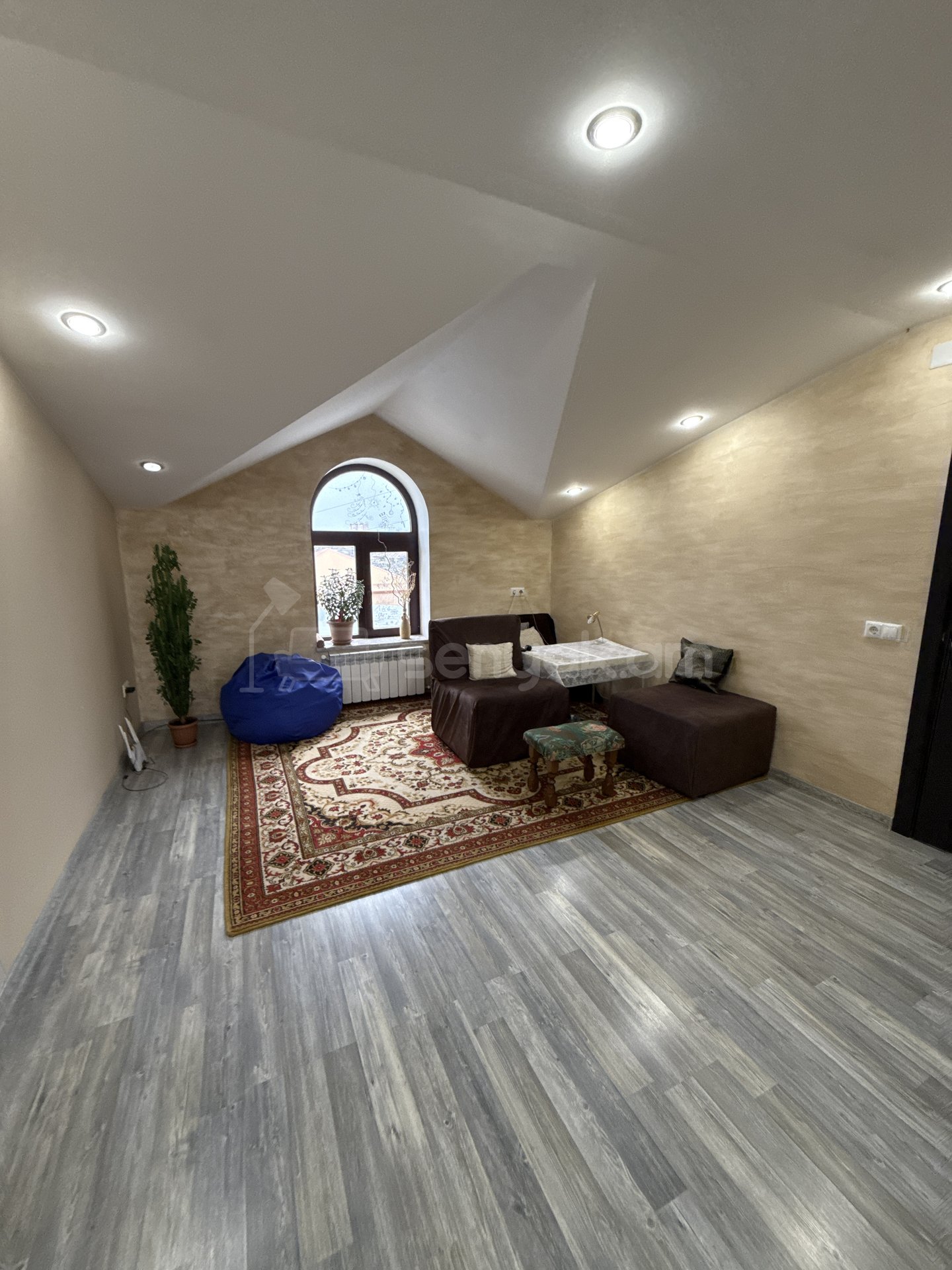 5 Սենյականոց Սեփական Տուն, 315քմ, Կապիտալ Վերանորոգված, Ավտոտնակով