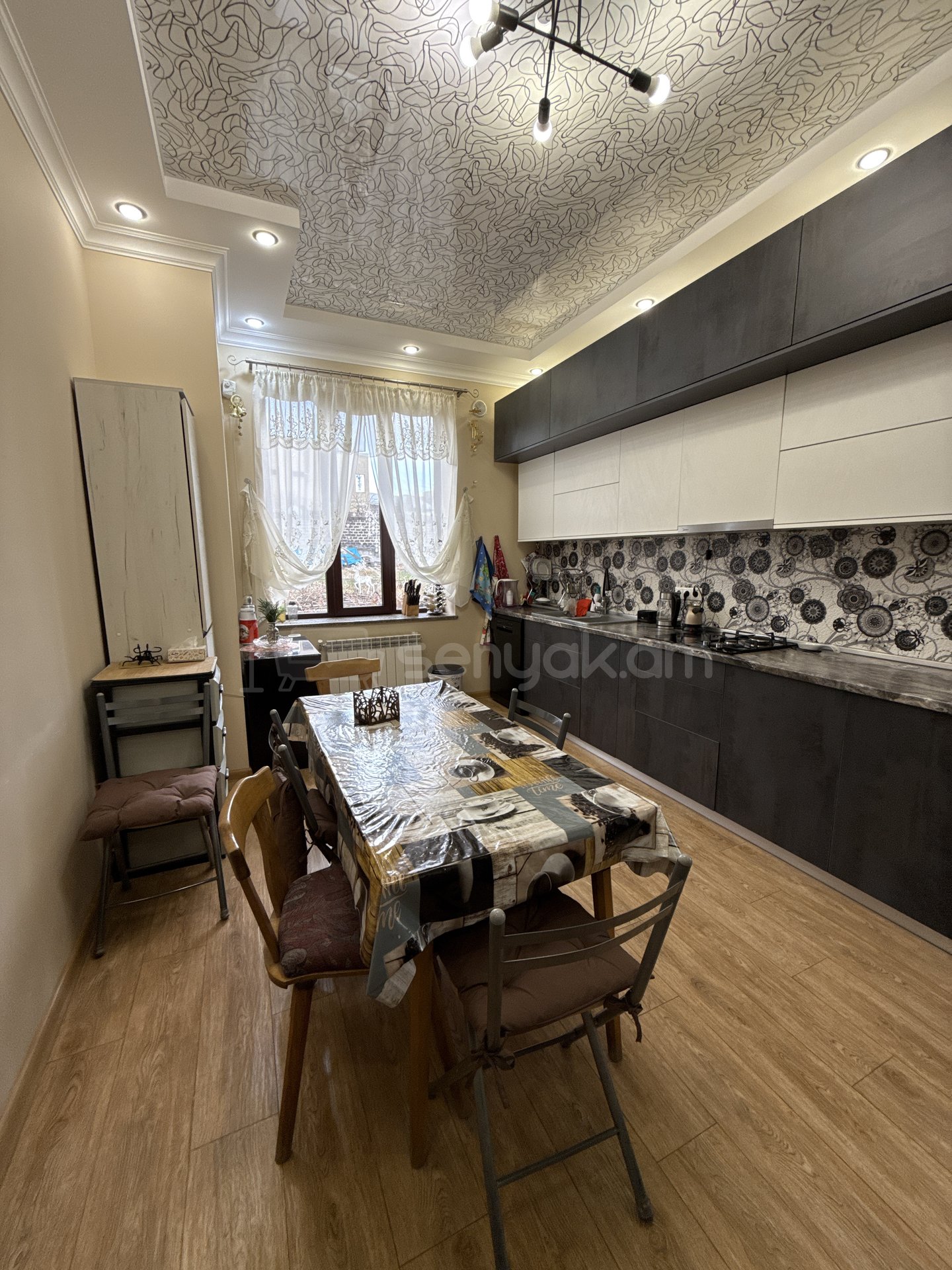 5 Սենյականոց Սեփական Տուն, 315քմ, Կապիտալ Վերանորոգված, Ավտոտնակով