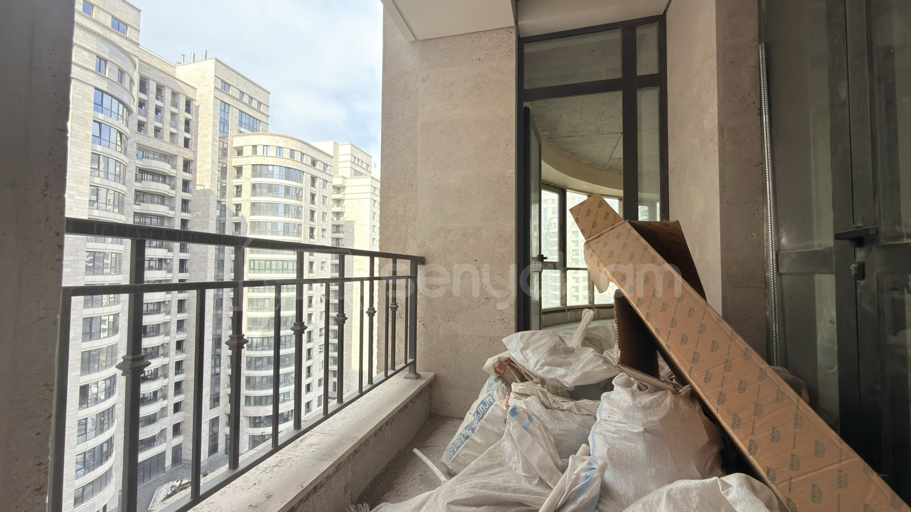 3 Սենյականոց Բնակարան Նորակառույցում, 83քմ, 10/20 հարկ, Զրոյական Վիճակում