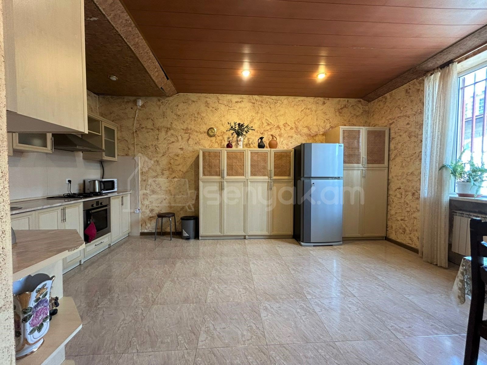 7 Սենյականոց Սեփական Տուն, 250քմ, Կապիտալ Վերանորոգված, Ավտոտնակով