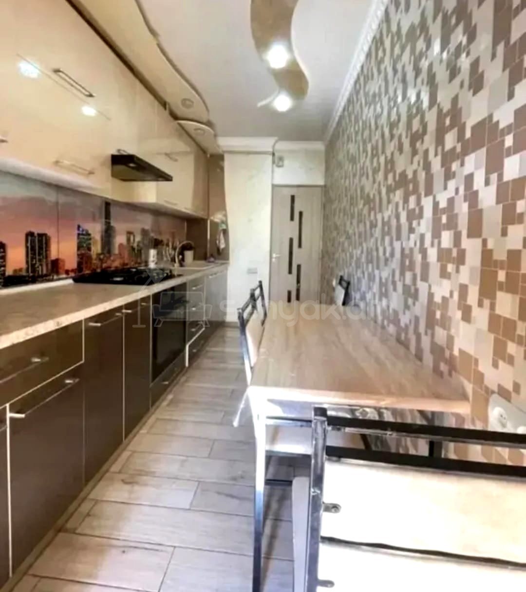 4 Սենյականոց Բնակարան, 98քմ, 3/9 հարկ, Կապիտալ Վերանորոգված