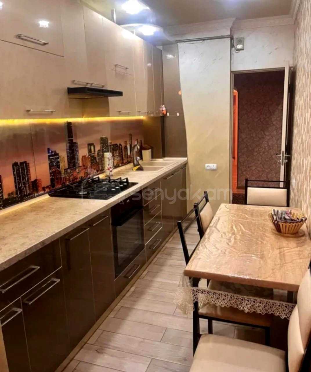 4 Սենյականոց Բնակարան, 98քմ, 3/9 հարկ, Կապիտալ Վերանորոգված