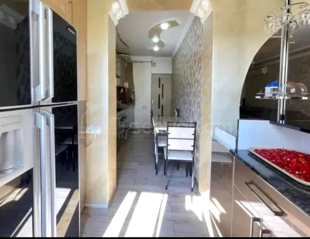 4 Սենյականոց Բնակարան, 98քմ, 3/9 հարկ, Կապիտալ Վերանորոգված