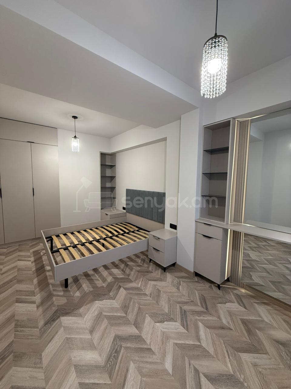 3 Սենյականոց Բնակարան Քարե Շենքում, 47քմ, 3/8 հարկ, Դիզայներական Վերանորոգված