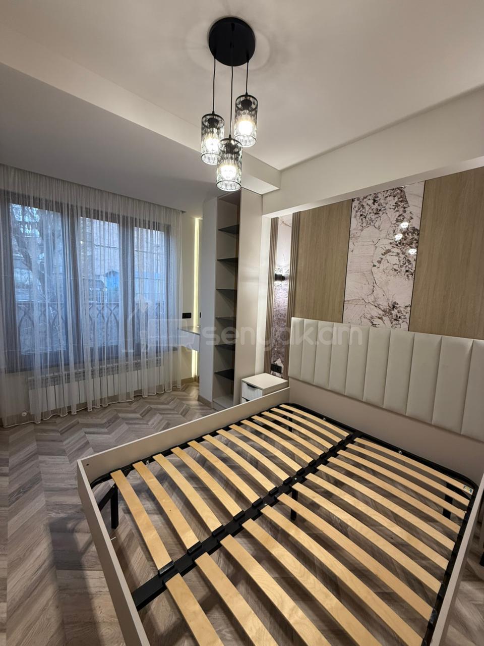 3 Սենյականոց Բնակարան Քարե Շենքում, 47քմ, 3/8 հարկ, Դիզայներական Վերանորոգված