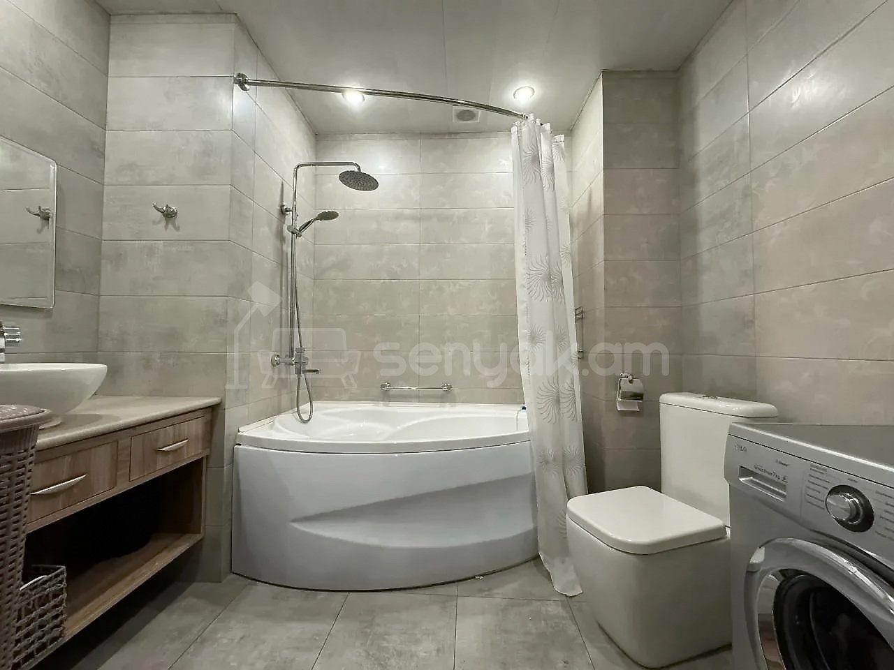 3 Սենյականոց Բնակարան Նորակառույցում, 111քմ, 5/18 հարկ, Կապիտալ Վերանորոգված