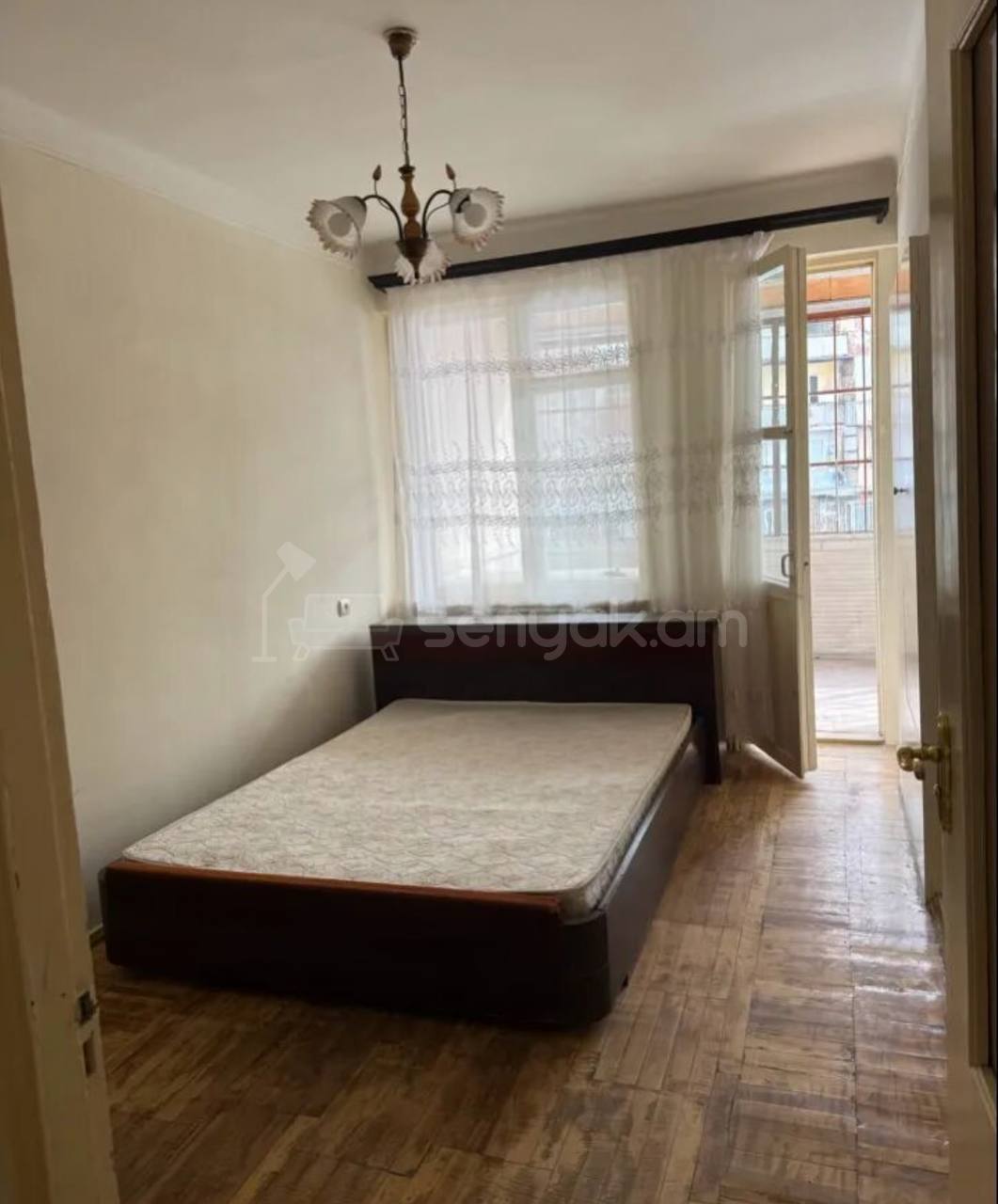 3 Սենյականոց Բնակարան Քարե Շենքում, 72քմ, 3/5 հարկ, Կոսմետիկ Վերանորոգված, Կահավորված