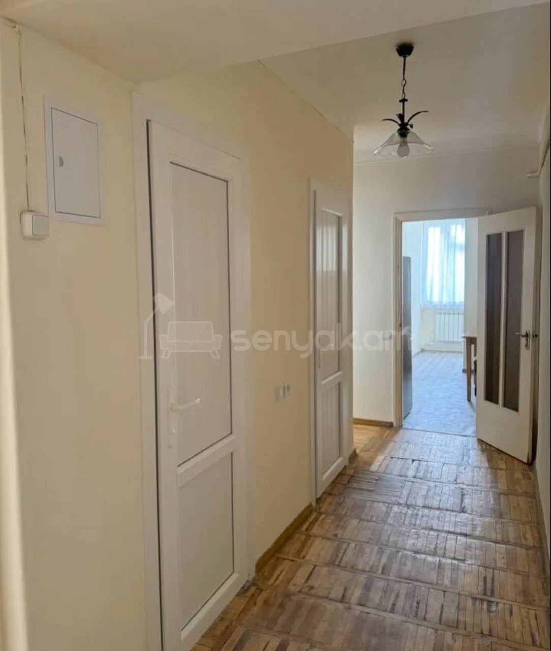 3 Սենյականոց Բնակարան Քարե Շենքում, 72քմ, 3/5 հարկ, Կոսմետիկ Վերանորոգված, Կահավորված