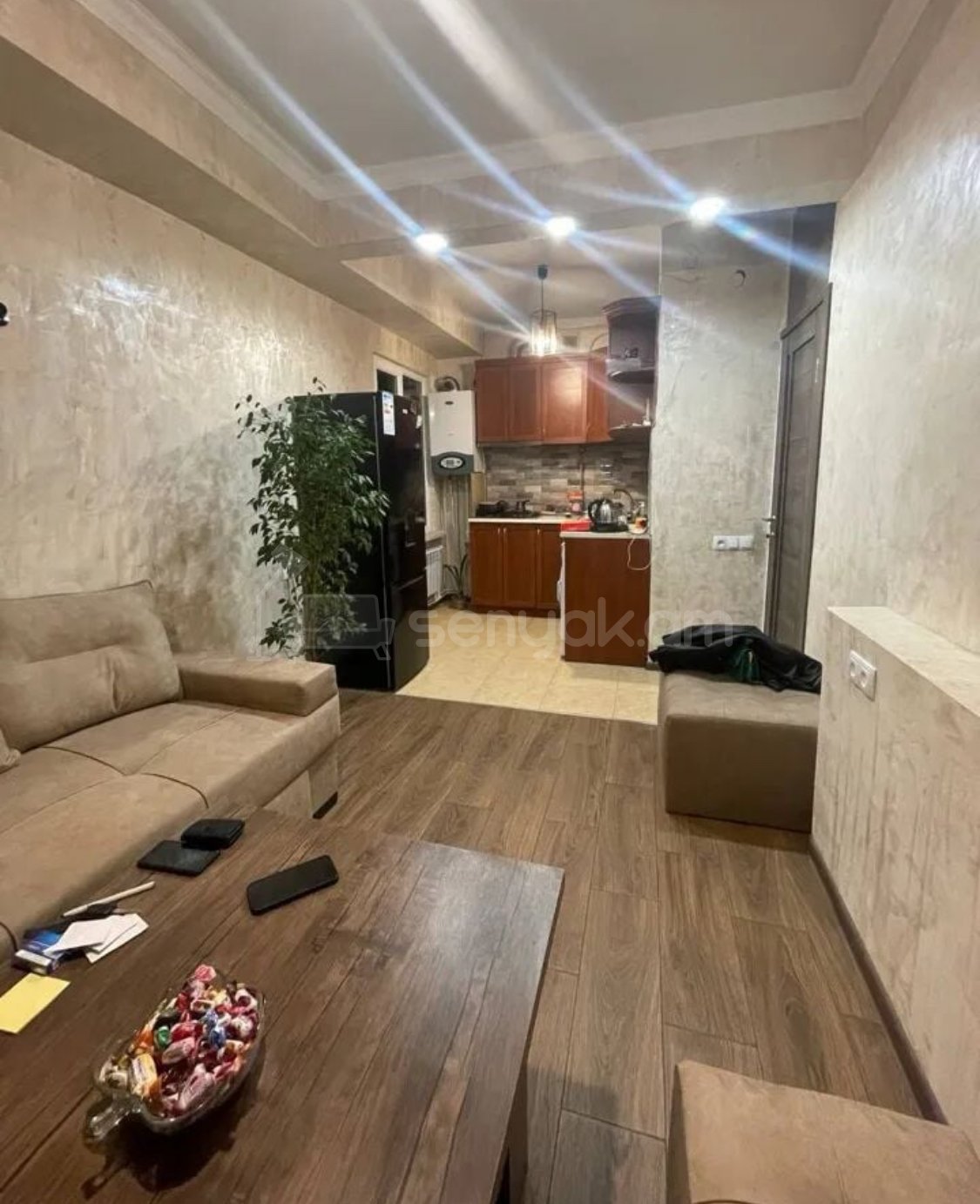 2 Սենյականոց Բնակարան, 43քմ, 9/9 հարկ, Դիզայներական Վերանորոգված, Կահավորված