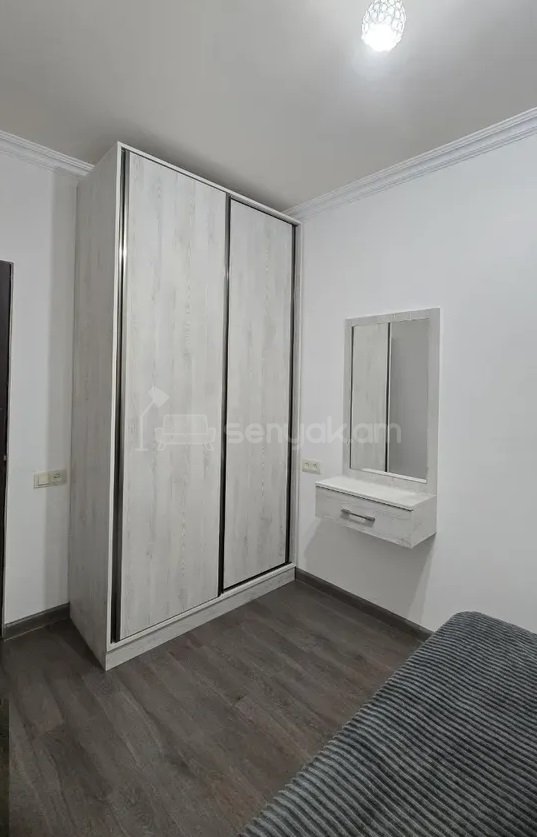 3 Սենյականոց Բնակարան Քարե Շենքում, 60քմ, 1/5 հարկ, Դիզայներական Վերանորոգված, Կահավորված, Արևկող