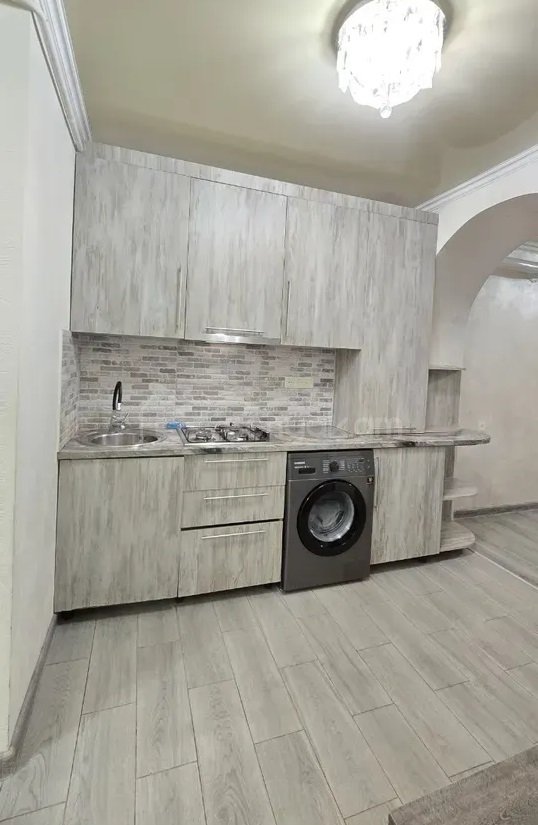 3 Սենյականոց Բնակարան Քարե Շենքում, 60քմ, 1/5 հարկ, Դիզայներական Վերանորոգված, Կահավորված, Արևկող