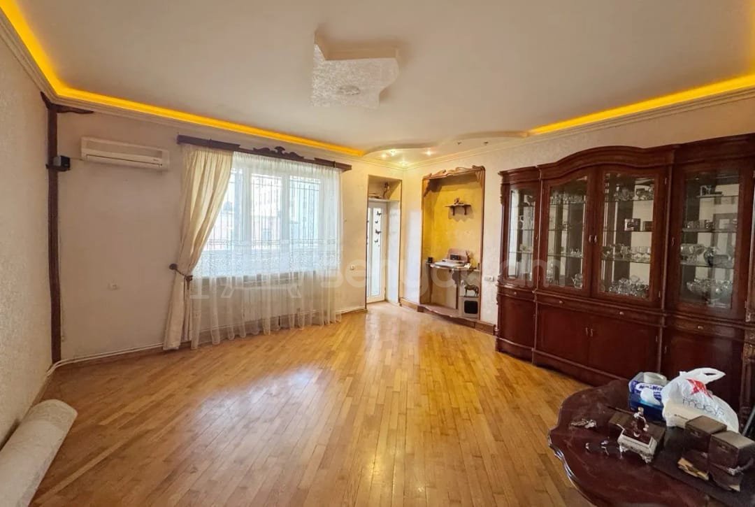 4 Սենյականոց Բնակարան Քարե Շենքում, 103քմ, 3/3 հարկ, Կապիտալ Վերանորոգված