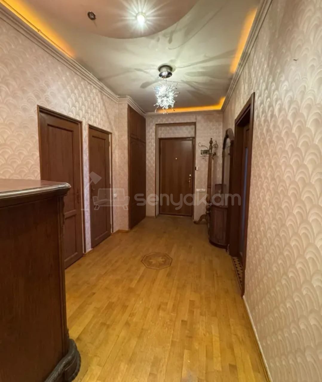 4 Սենյականոց Բնակարան Քարե Շենքում, 103քմ, 3/3 հարկ, Կապիտալ Վերանորոգված