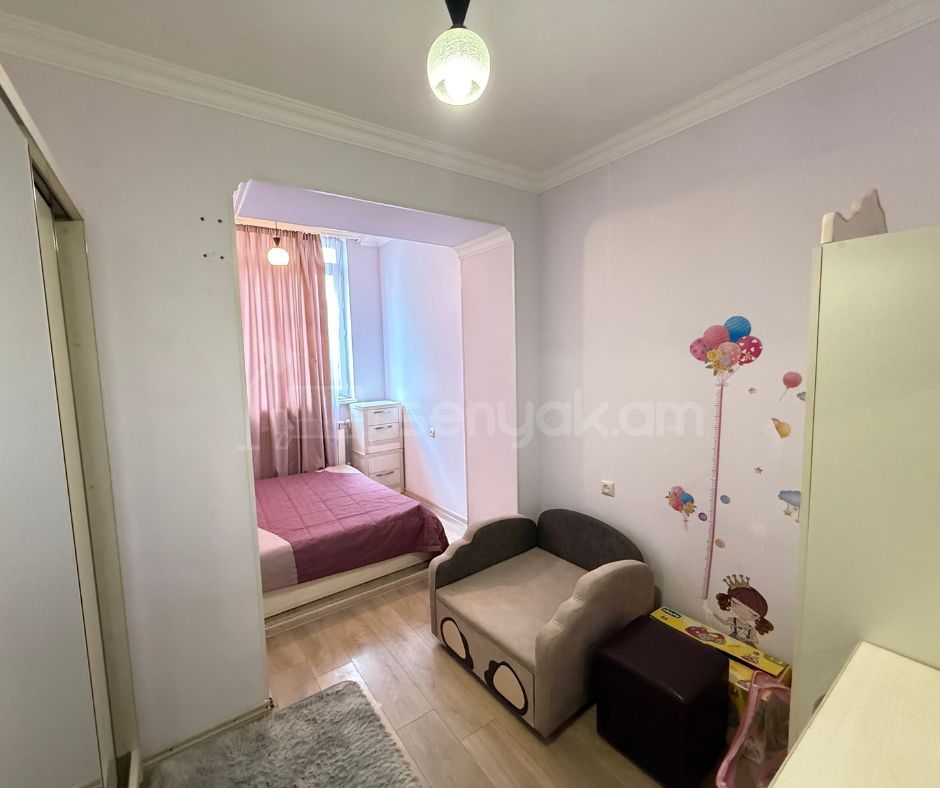 2 Սենյականոց Բնակարան Քարե Շենքում, 45քմ, 4/5 հարկ, Կապիտալ Վերանորոգված