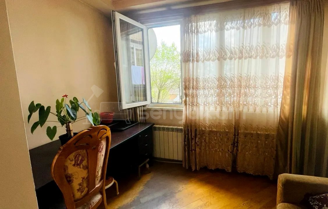 3 Սենյականոց Բնակարան, 96քմ, 2/9 հարկ, Կապիտալ Վերանորոգված