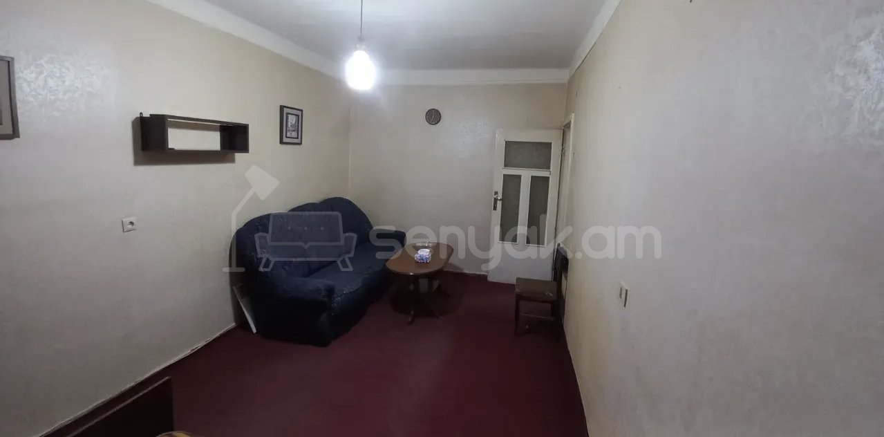 1 Սենյականոց Բնակարան Քարե Շենքում, 40քմ, 1/4 հարկ, Նորմալ Վիճակում, Կահավորված