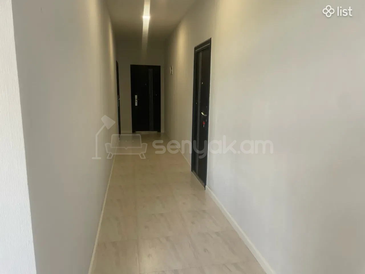 1 Սենյականոց Բնակարան Քարե Շենքում, 36քմ, 5/5 հարկ, Նորմալ Վիճակում, Կահավորված