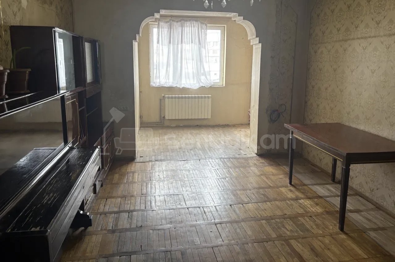 2 Սենյականոց Բնակարան Քարե Շենքում, 58քմ, 5/5 հարկ, Նորմալ Վիճակում, Կահավորված