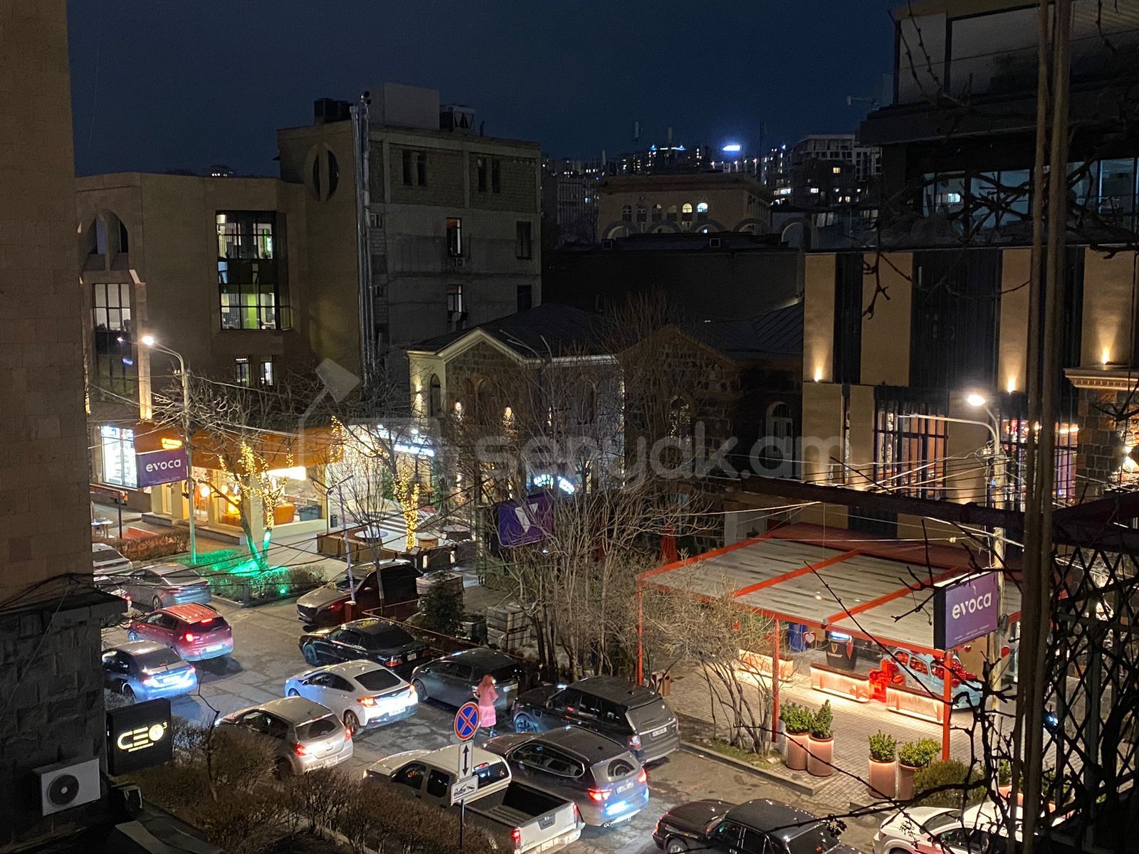 3 Սենյականոց Բնակարան Քարե Շենքում, 74քմ, 3/5 հարկ, Կապիտալ Վերանորոգված, Կահավորված