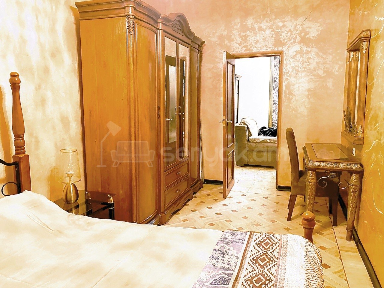 3 Սենյականոց Բնակարան Քարե Շենքում, 74քմ, 3/5 հարկ, Կապիտալ Վերանորոգված, Կահավորված